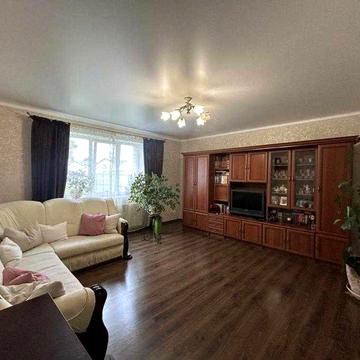 Продаю 3к квартиру біля міського озера