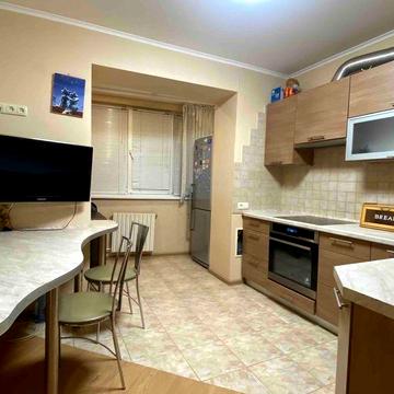 Сдаю 3к. квартиру с ремонтом Победа парк Сич Набережная