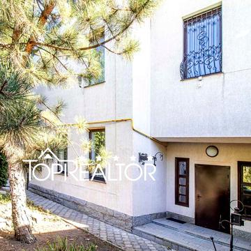 У продажу 2-поверховий будинок з лазнею на Олексіївці (на Алексеевке)!