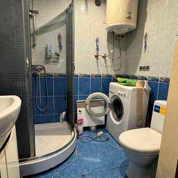 Окремий будинок на 5 сотках . Терміново.