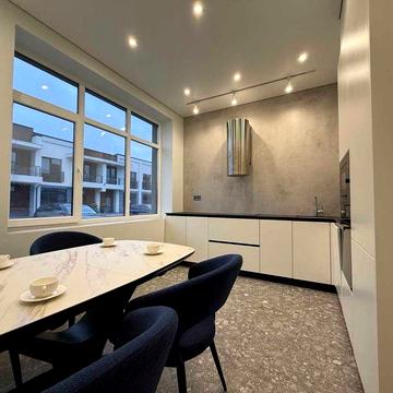 Продається Таунхаус з РЕМОНТОМ у Вовчинцях!