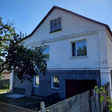 Будинок двоповерховий!