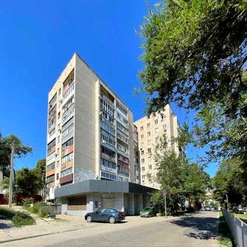 Продам 2к. квартиру у тихому центрі, М. Грушевського, 14