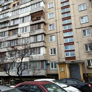 Куренівка..Продам 1к квартиру 43м2,Петропавлівська 6