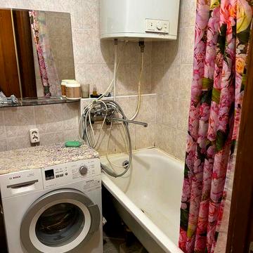 Куренівка..Продам 1к квартиру 43м2,Петропавлівська 6