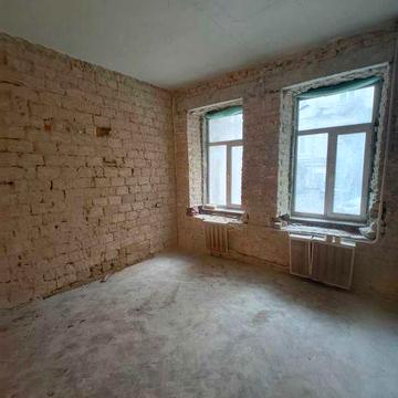 2 кім.квартира зі своїм двориком біля метро Контрактова