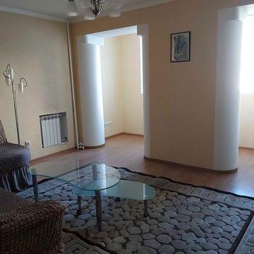 ПРОДАЖ без комісії чудової 2-х кімнатної квартири 66 м кв з ремонтом!!