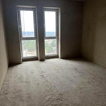 Простора двокімнатна квартира у Бучі,поруч вся інфраструктура