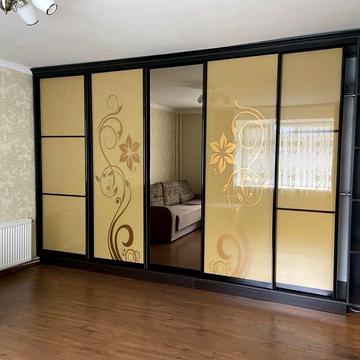 Сдам на довготривалий строк 1 кімнатну квартиру по вул. Металістів