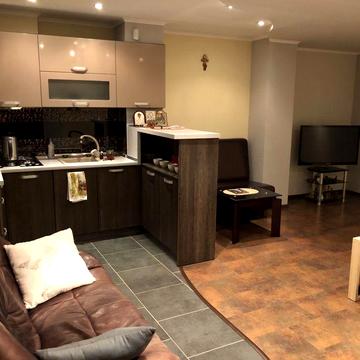 Здам н  квартира студія  на довготривалий строк без місця парковки для