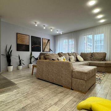 Продається 4-х кімнатний Таунхаус. Зручна локація. Боздош. Газ