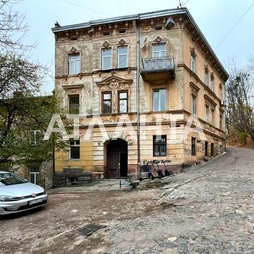 Продаж 1-кімнатної квартири у центрі старого Львова, вул. Смерекова