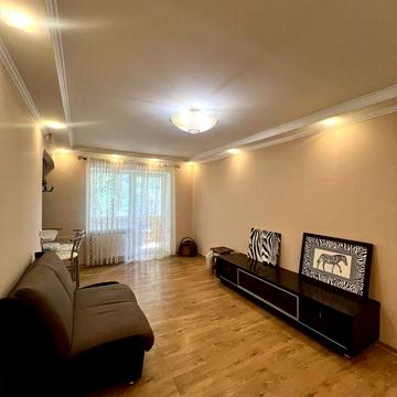 Оренда студії в центрі, з окремою спальнею. Драмтеатр