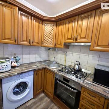 Довгострокова оренда 3к Квартира Максимовича Михайла вулиця