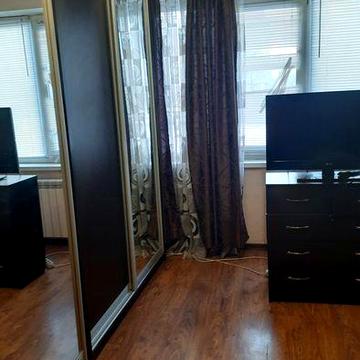 Продається 1 кім квартира  метро Мінська 8 мин по  вул Зои Гайдай 9 А