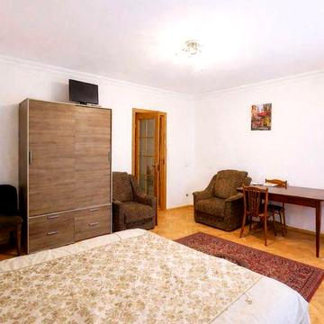 Оренда 2кім квартири, центр міста вул.Короленка.