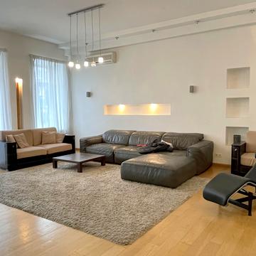 Круглоуніверситетська вул., 6