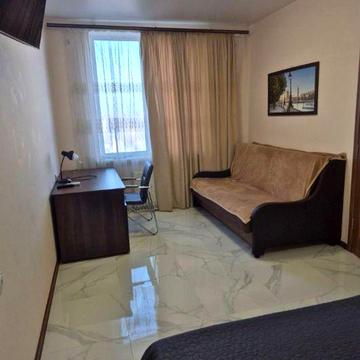 Аренда 1к кв ЖК Михайловский,центр рядом, кровать и диван, балкон