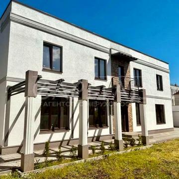 Огіркова вул., 44