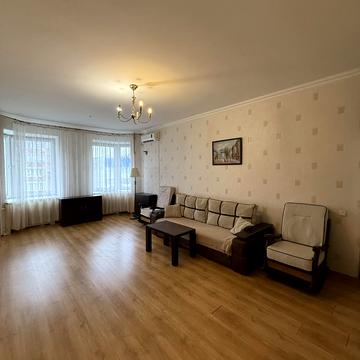 Тополина вул., 16