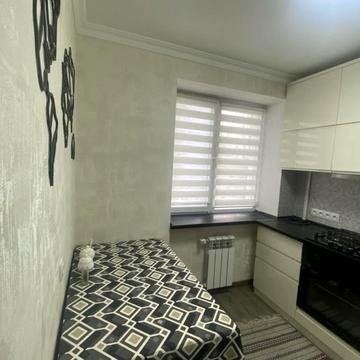 Зарічанська вул., 32