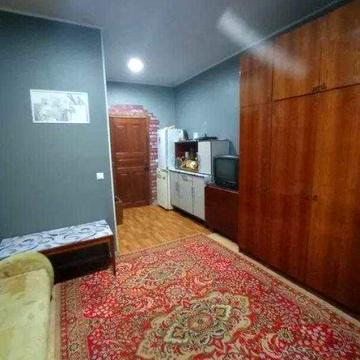 Продаётся уютная гостинка в Новобаварском районе!