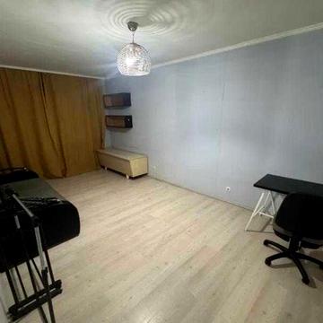 Продам  1-ком. кв. м. Студенческая