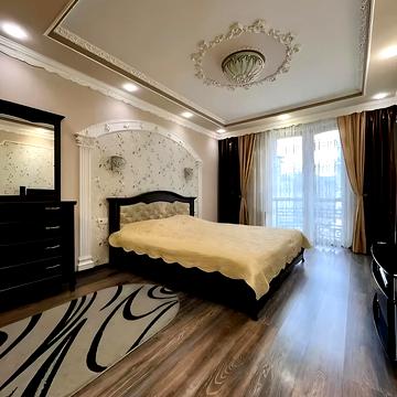 Володимира Великого вул., 9