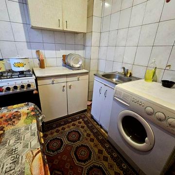 LS31  Сдам 1 комнатную квартиру возле метро ст. Спортивная.я