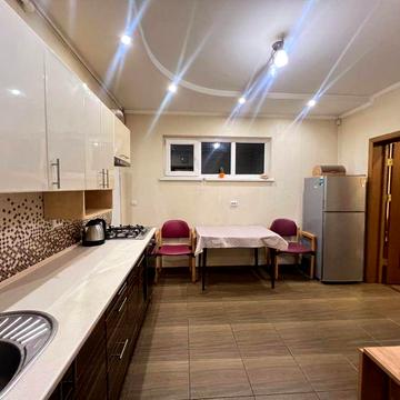 Оренда квартири у центрі міста з подвірʼям від власника без комісії