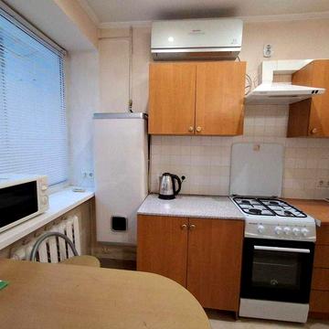 Не вимикають світло,є ГАЗ, м Берестейська -2хв пішки,Артилерійський 1А