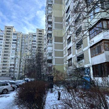 Продам 3-х кімнатну квартиру метро Осокорки