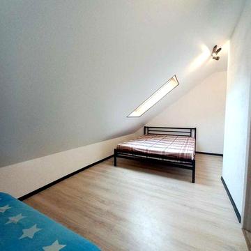 Азербайджанська 28а, приватн сектор,окремий вхід, м Чернігівська