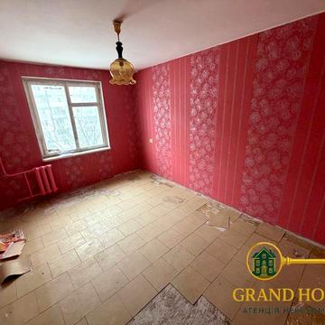 Продаж 3-кімнатної квартири на Зарічному