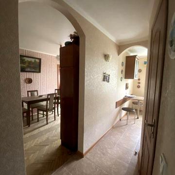 Продаж 3 кімнатна Керченська