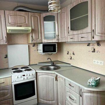 Продам 1 кімнатну квартиру з новим капітальним ремонтом на Олексіївці.