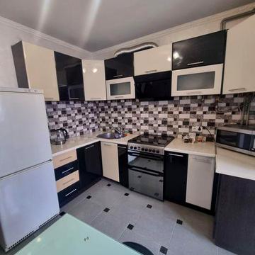 Оренда 1 км квартира по вулиці Мулика