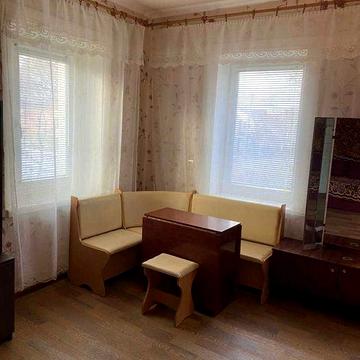 Продам 2-х комн кв. в кирпичном доме, ул. Короленко, 67, центр Днепра