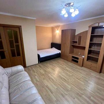 Сдаётся однокомнатная квартира ж\м Победа