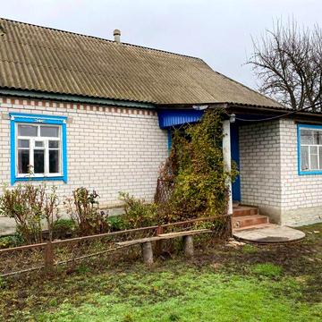 Будинок в центрі с.Шишаки біля м. Хорол Полтавської обл.