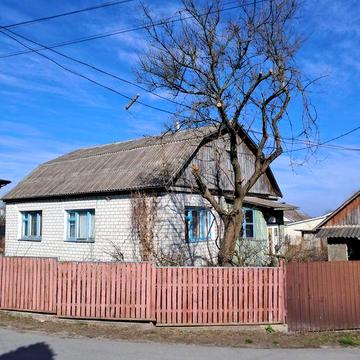 Продаж Будинку поруч з центром міста.