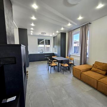 Садова вул., 8