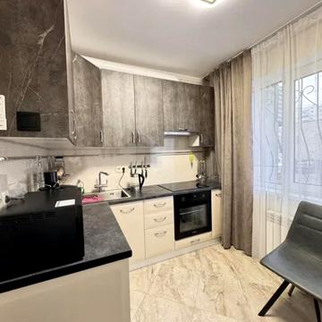 Героїв Дніпра вул., 45