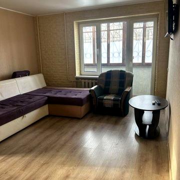 Спаська, простора 1кім.квартира, чиста, сучасна, дві лоджіі, надовго