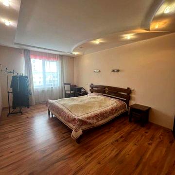 Левада 3х кімнатна квартира з косметичним ремонтом в Новобудові 120м2!