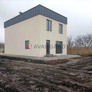 Продається просторий будинок у районі новобудов Черкас!