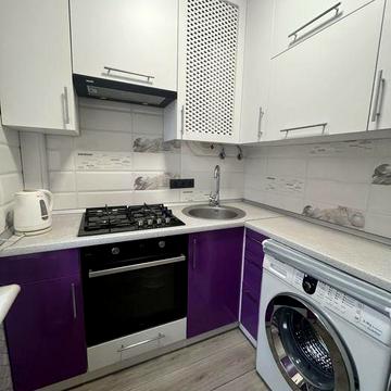 Продаю хорошую 2 комнатную квартиру, ЦЕНТР-Адмиральская СЕРТИФИКАТ !