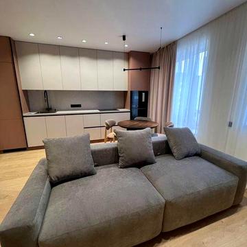 Стильна квартира з дизайнерським ремонтом