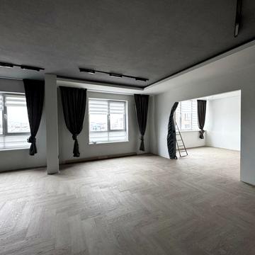 ‼️Продаж простороі 3-км дворівневої кв, центр, вид на Ратушу