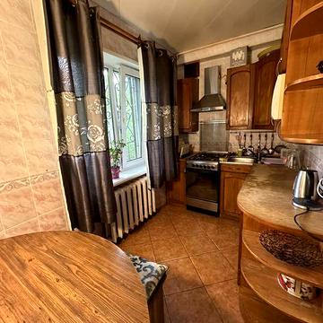 Здається в оренду двокімнатна квартира пр-т Поля